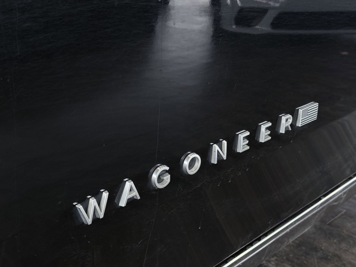 Used 2022 Jeep Wagoneer Series III w/ Premium Group I AWD/4WD image 21