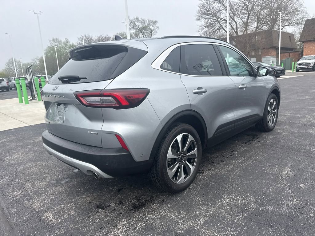 Used 2024 Ford Escape Platinum w/ Premium Technology Package image 7