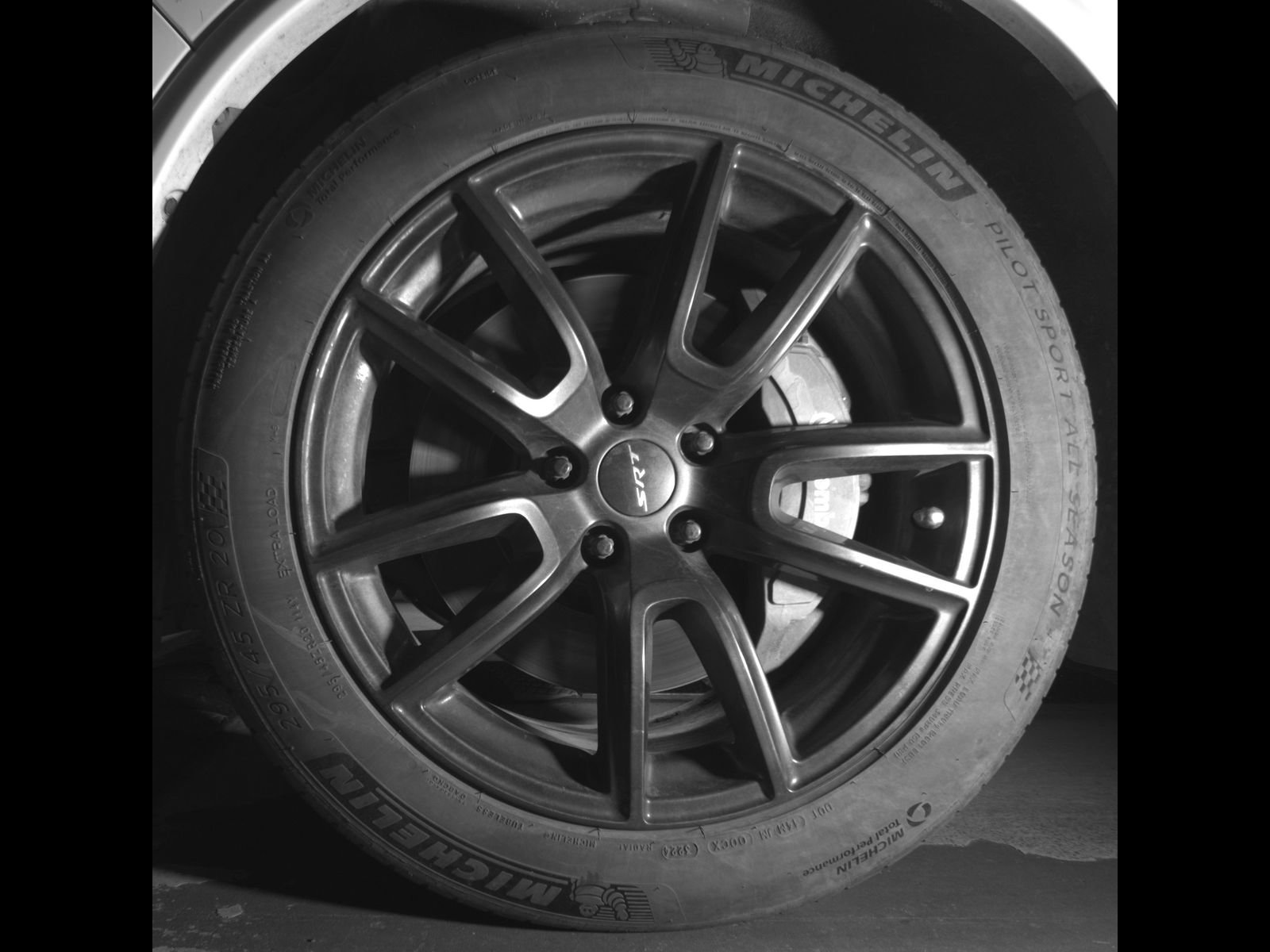 Used 2018 Dodge Durango SRT w/ Technology Group AWD/4WD image 9