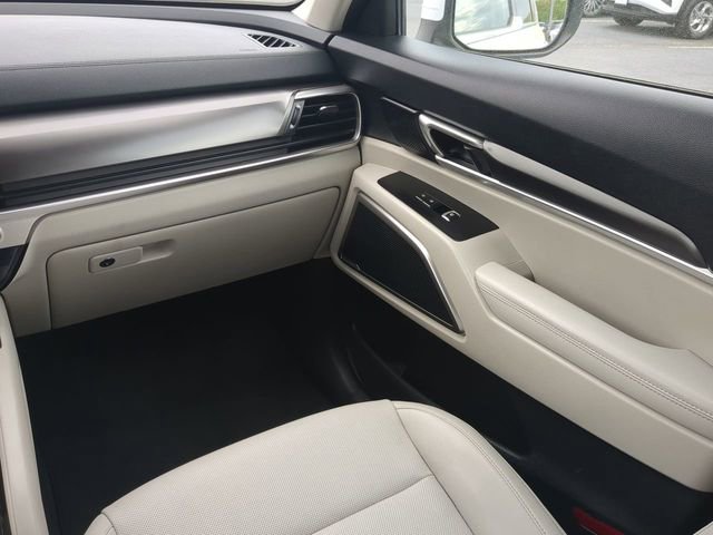 Used 2023 Kia Telluride S image 16