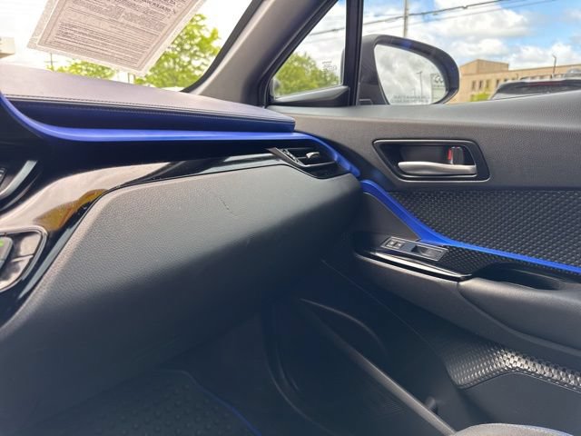 Used 2021 Toyota C-HR XLE FWD image 18