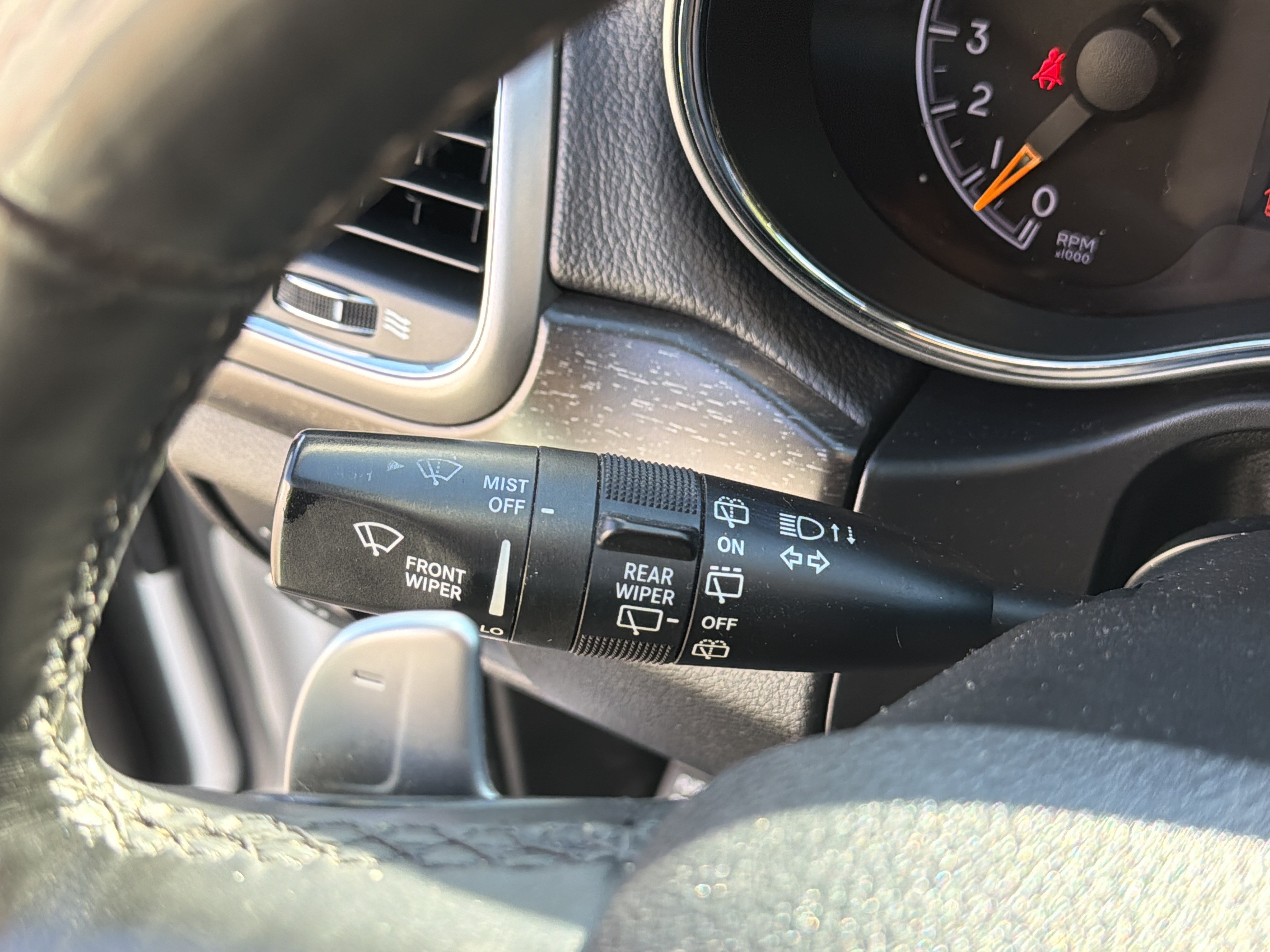 Used 2017 Jeep Grand Cherokee Altitude RWD image 16