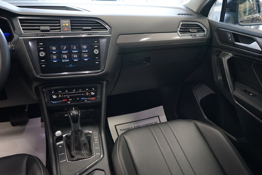 Used 2022 Volkswagen Tiguan SE FWD image 13