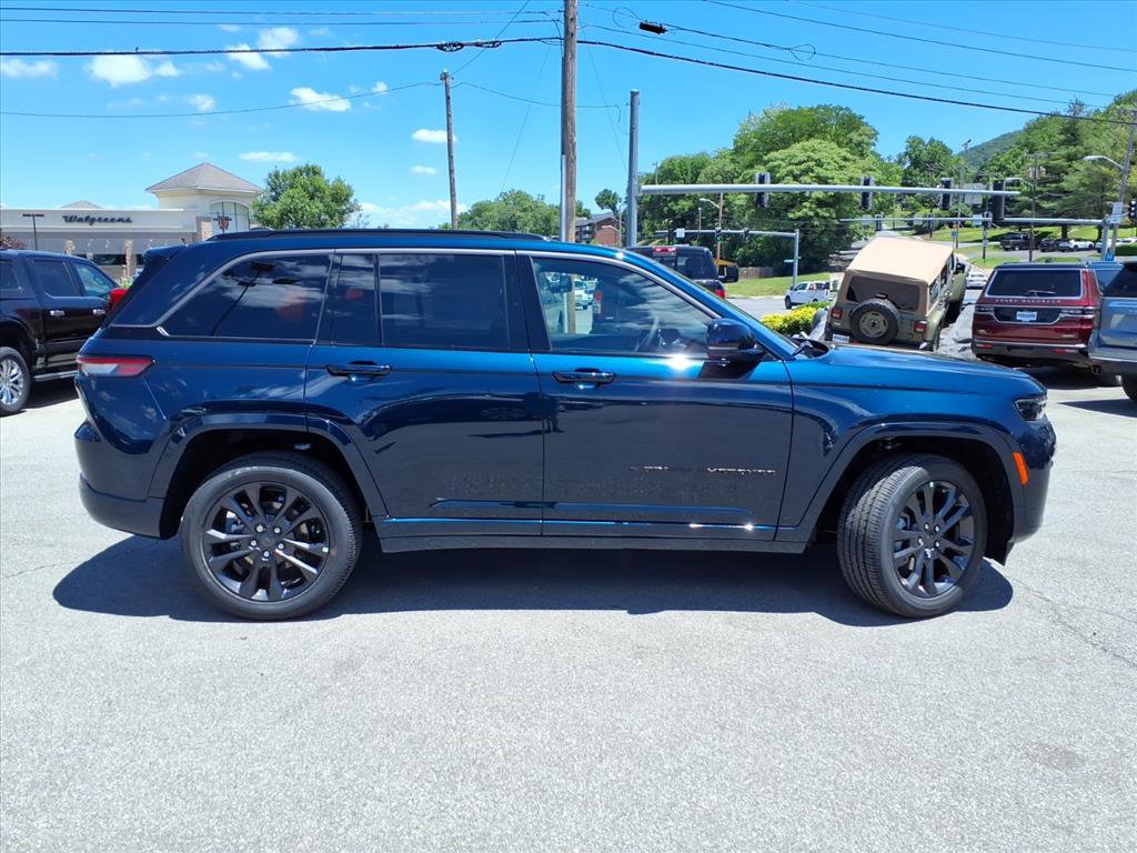 New 2026 Jeep Grand Cherokee Limited AWD/4WD image 3