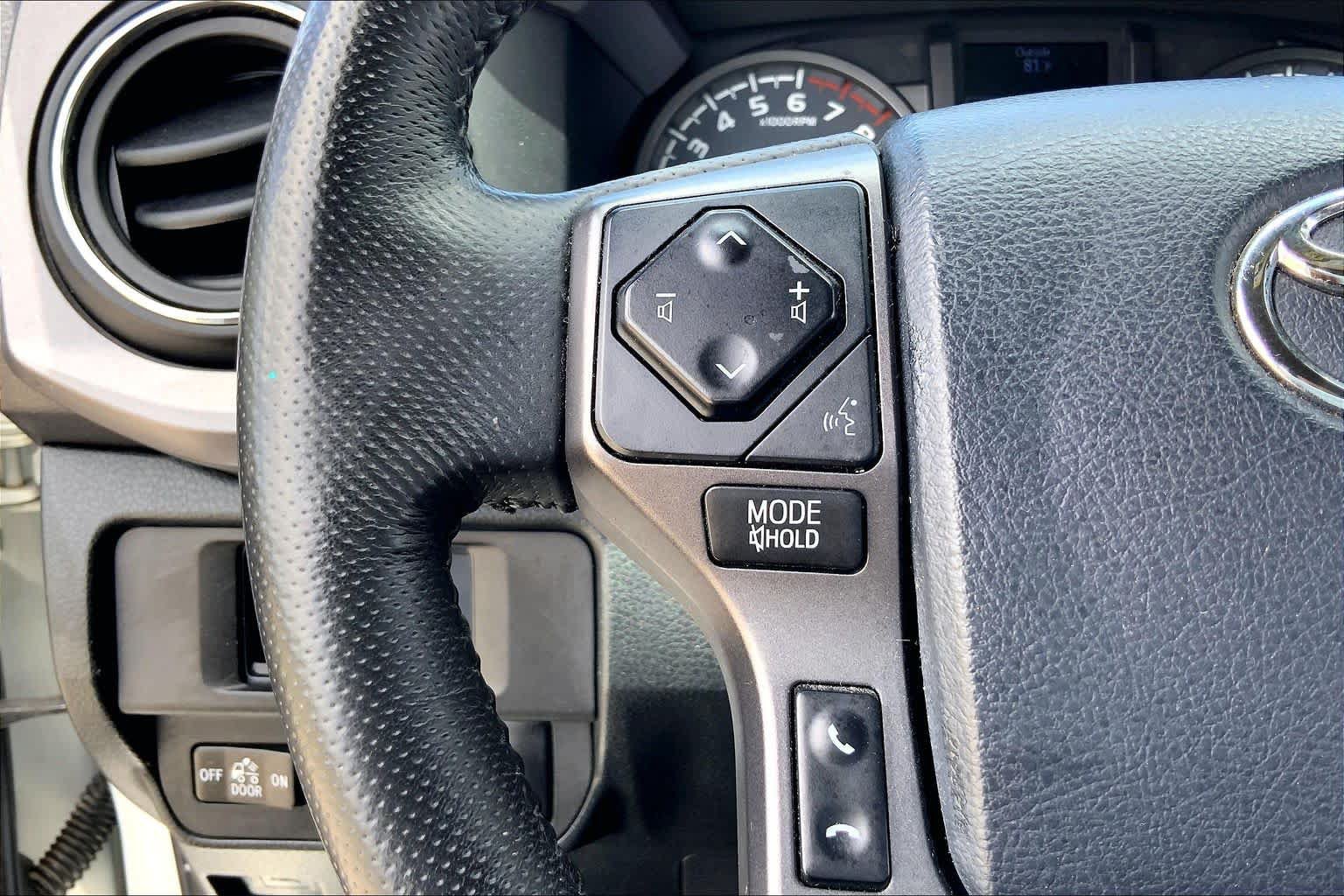 Used 2019 Toyota Tacoma TRD Sport w/ Technology Package AWD/4WD image 23