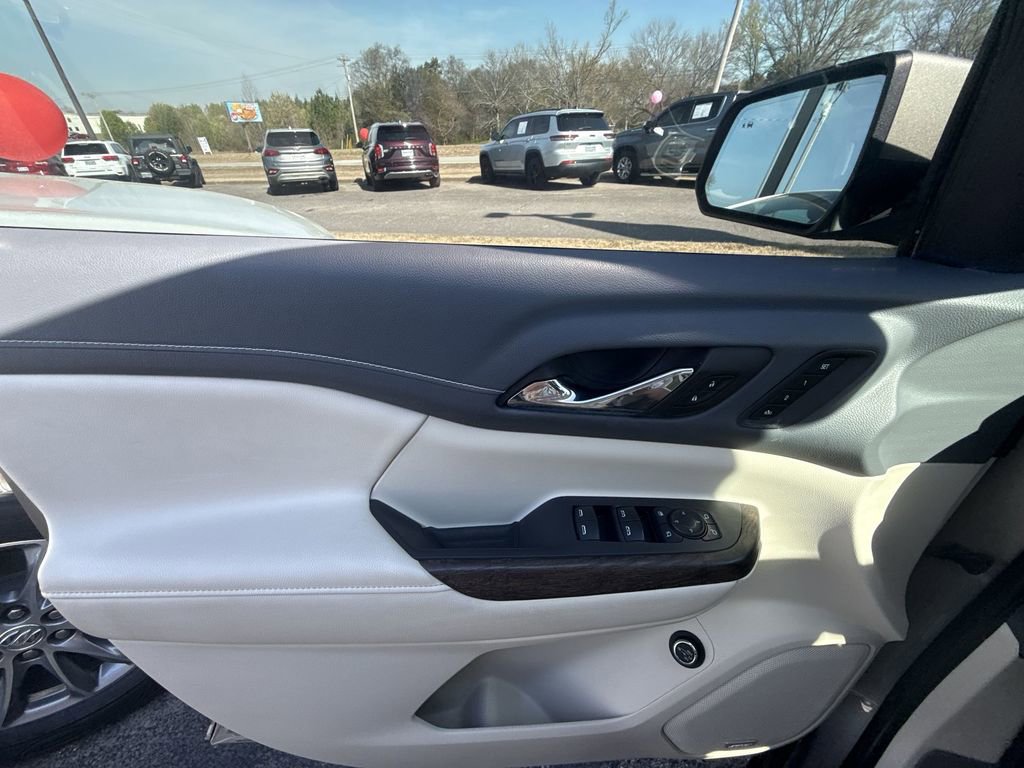 Certified 2022 GMC Acadia Denali w/ Denali Ultimate Package image 29