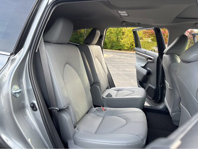 New 2026 Toyota Highlander Limited image 27