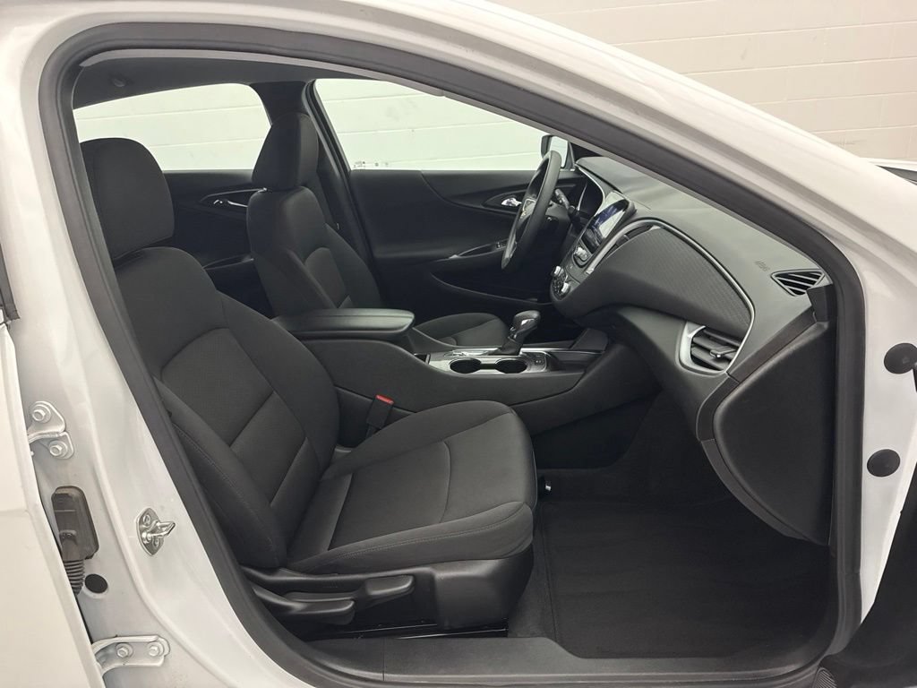 Used 2024 Chevrolet Malibu LT FWD image 38