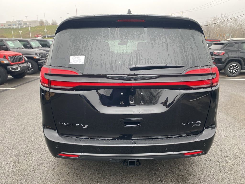 New 2026 Chrysler Pacifica Limited w/ S Appearance Package AWD/4WD image 4