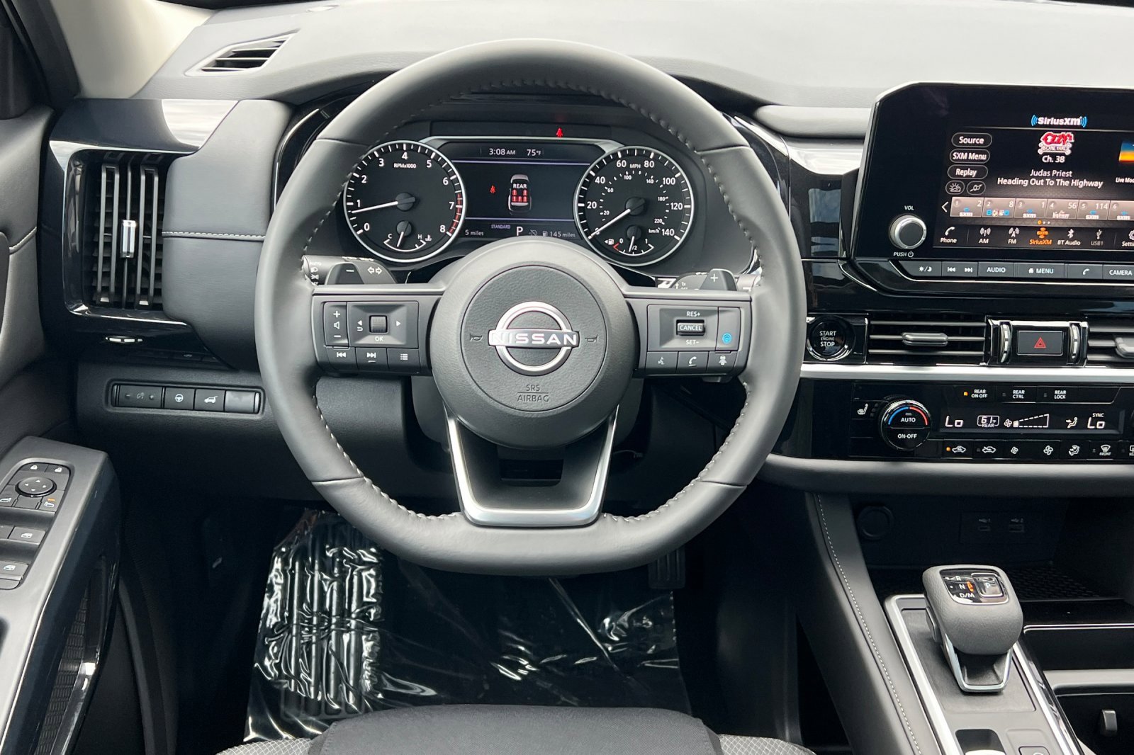 New 2025 Nissan Pathfinder SV w/ SV Premium Package image 17