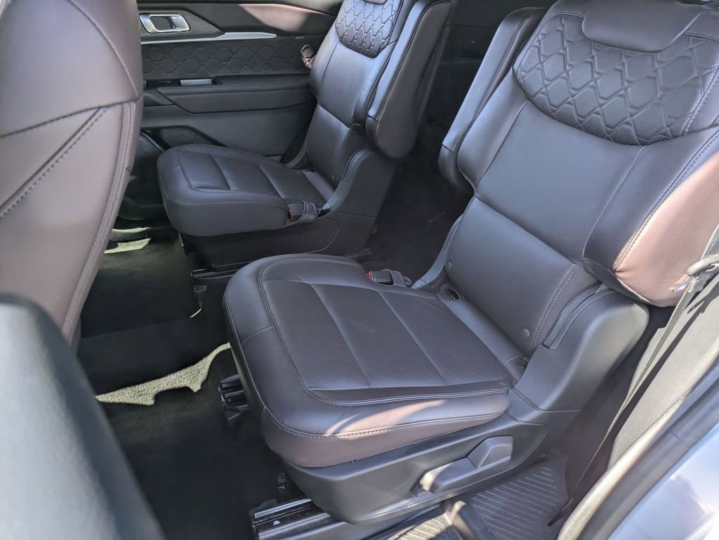 Used 2025 Ford Explorer Platinum w/ LUX Leather Package image 27