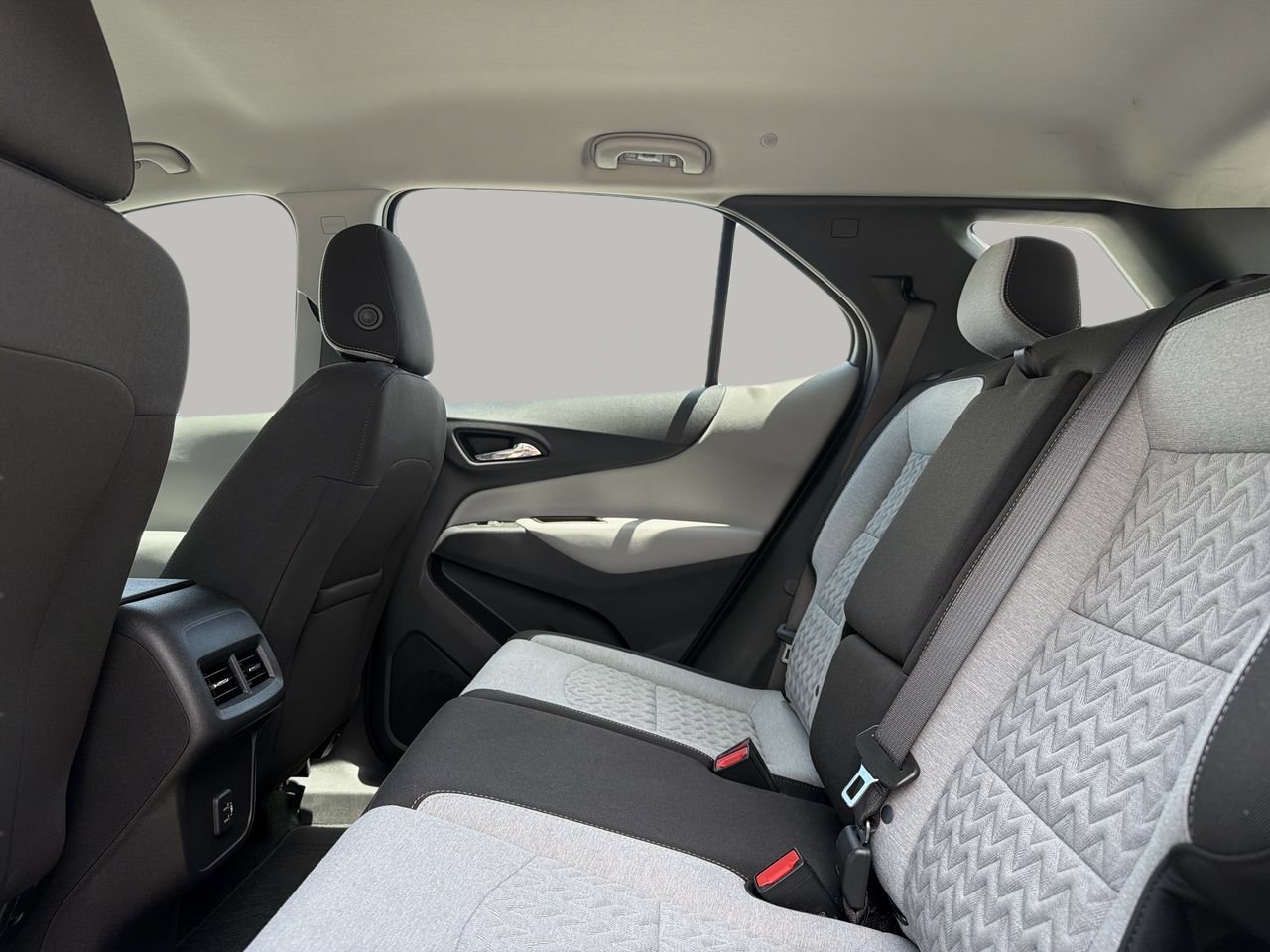 Used 2023 Chevrolet Equinox LS w/ Driver Confidence II Package FWD image 15
