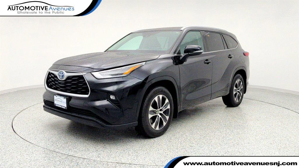 Used 2021 Toyota Highlander XLE