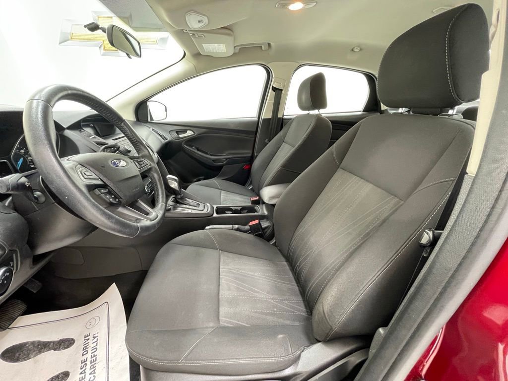 Used 2015 Ford Focus SE w/ SE Sport Package image 11