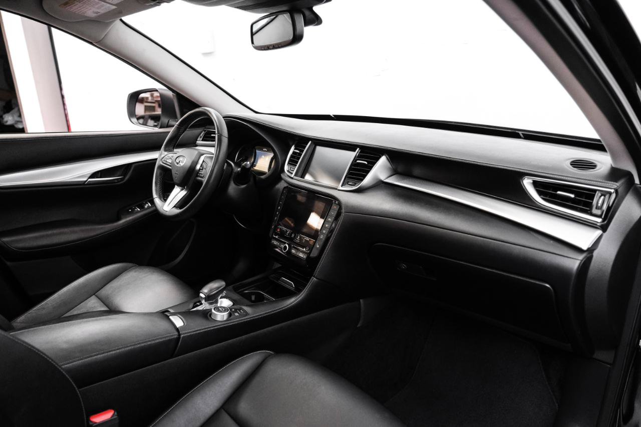 Used 2019 INFINITI QX50 Luxe w/ Navigation Package FWD image 11