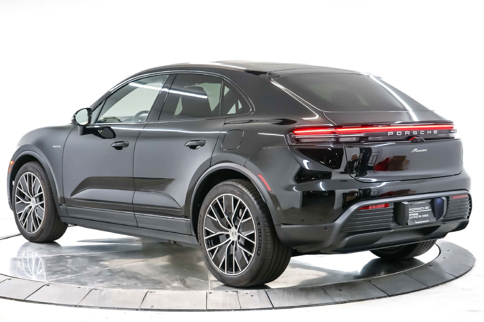 Certified 2026 Porsche Macan Electric RWD image 3