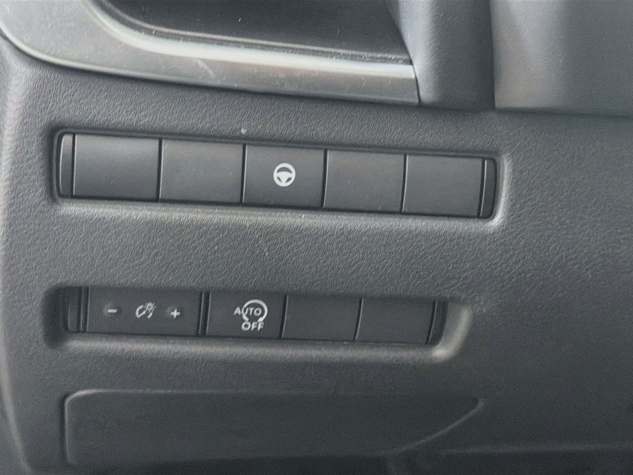 Used 2023 Nissan Rogue SV FWD image 16