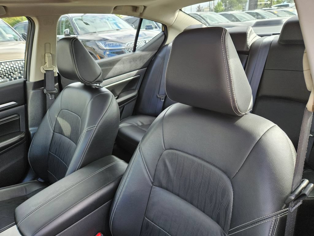 Used 2022 Nissan Altima 2.5 Platinum AWD/4WD image 18