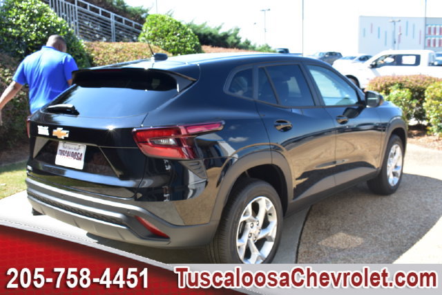 New 2026 Chevrolet Trax LS w/ LS Convenience Package FWD image 10