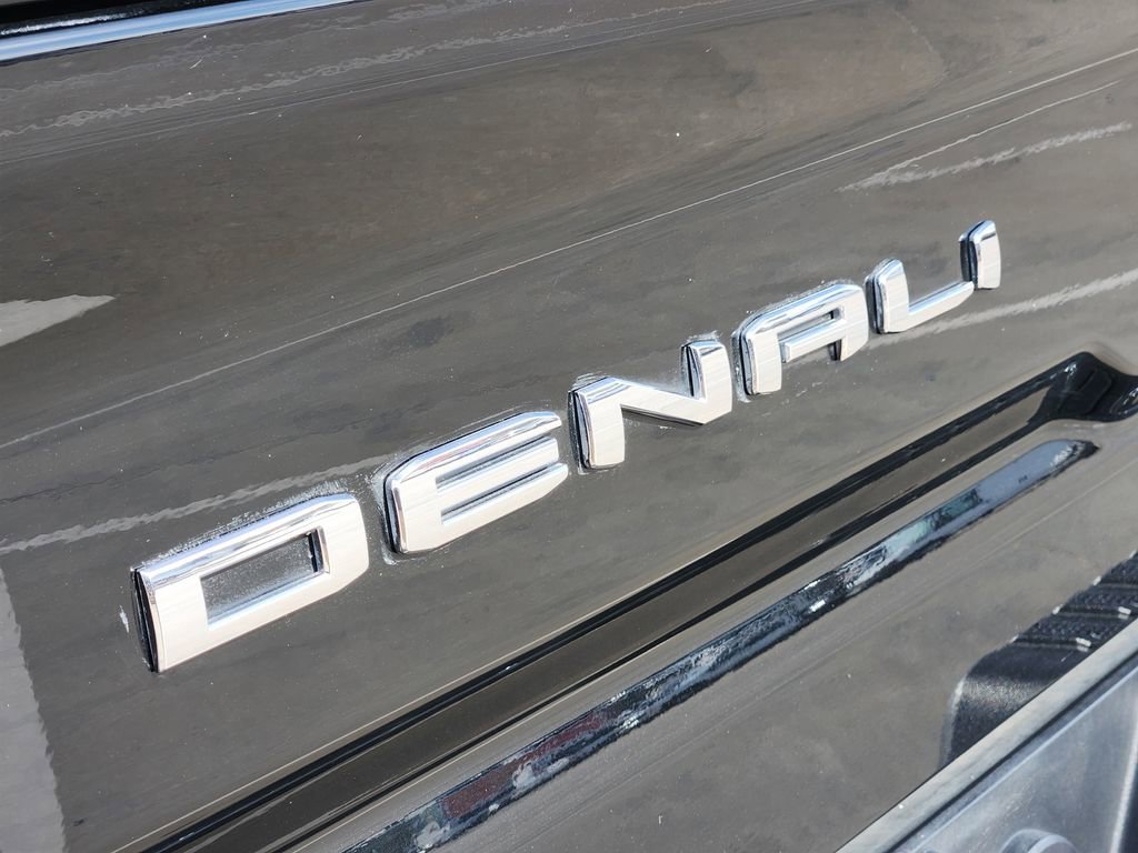 Used 2024 GMC Sierra 2500 Denali image 16