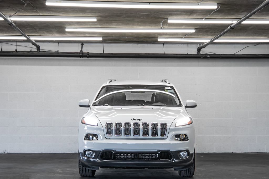 Used 2018 Jeep Cherokee Latitude Plus image 8