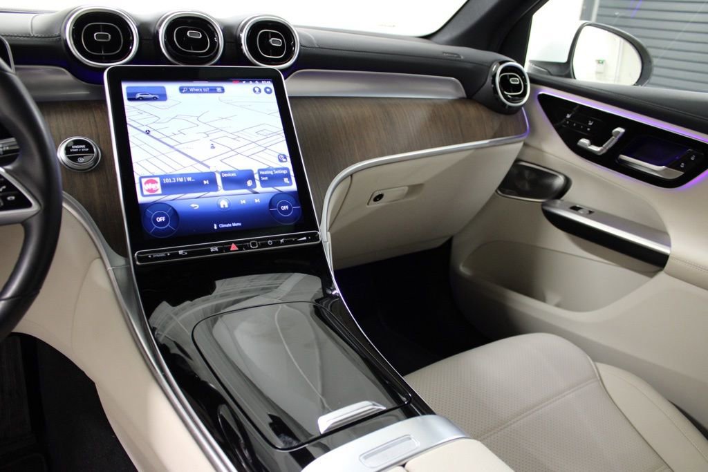Used 2024 Mercedes-Benz GLC 300 image 24