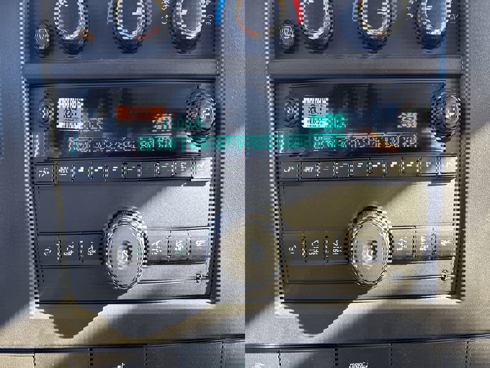 New 2025 Chevrolet Express 2500 w/ Driver Convenience Package image 17