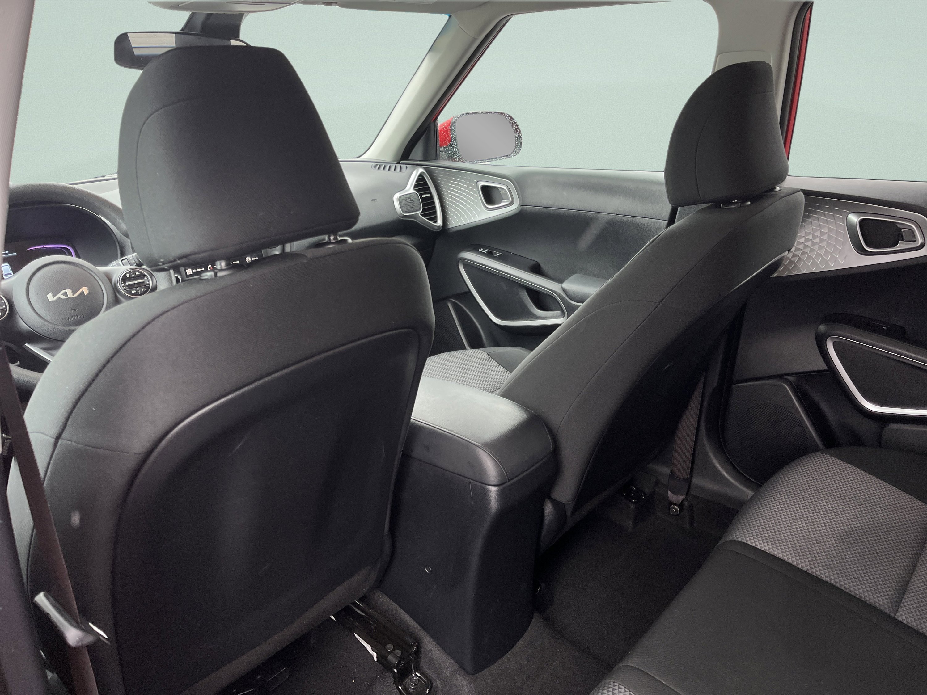 Used 2025 Kia Soul LX FWD image 24