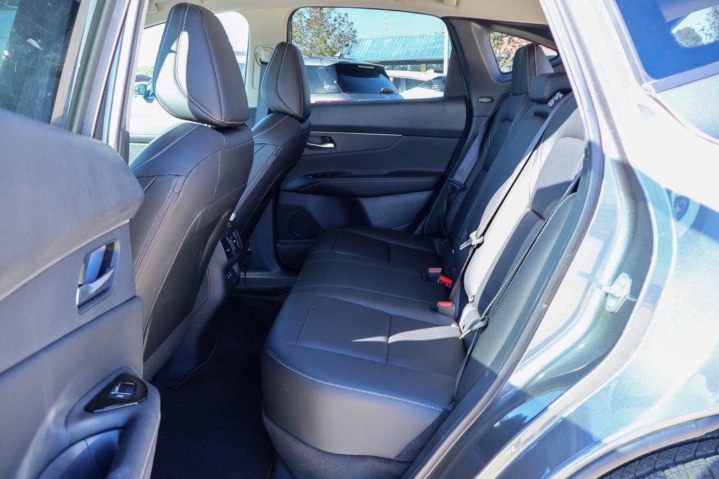 Certified 2025 Nissan Murano SV image 9