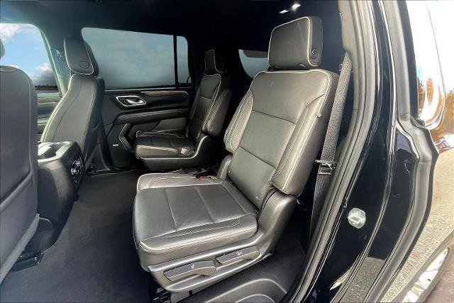 Used 2023 Chevrolet Suburban Premier image 22