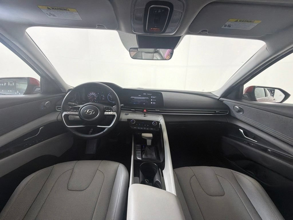 Used 2023 Hyundai Elantra Limited FWD image 17