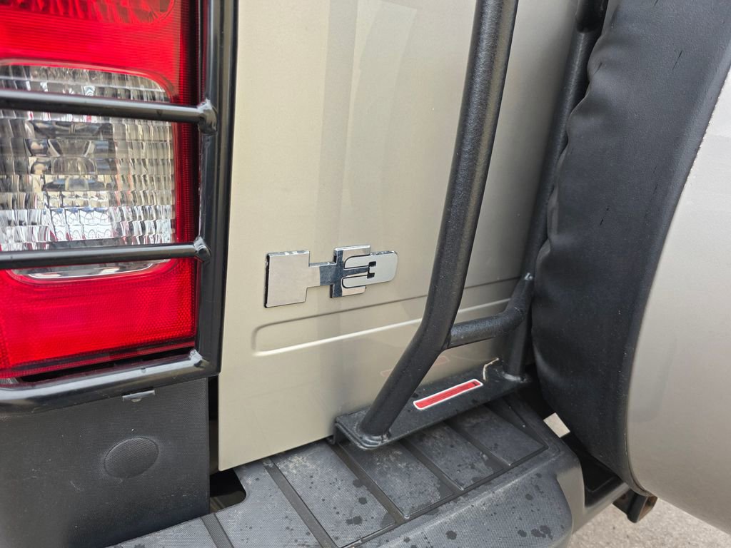 Used 2009 HUMMER H3 AWD/4WD image 14