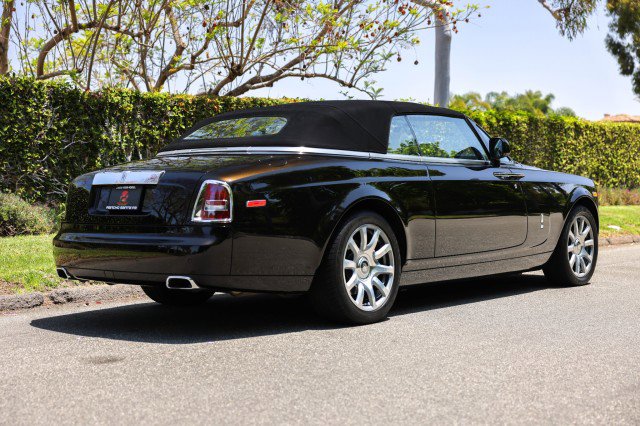 Used 2015 Rolls-Royce Phantom Drophead Coupe image 5