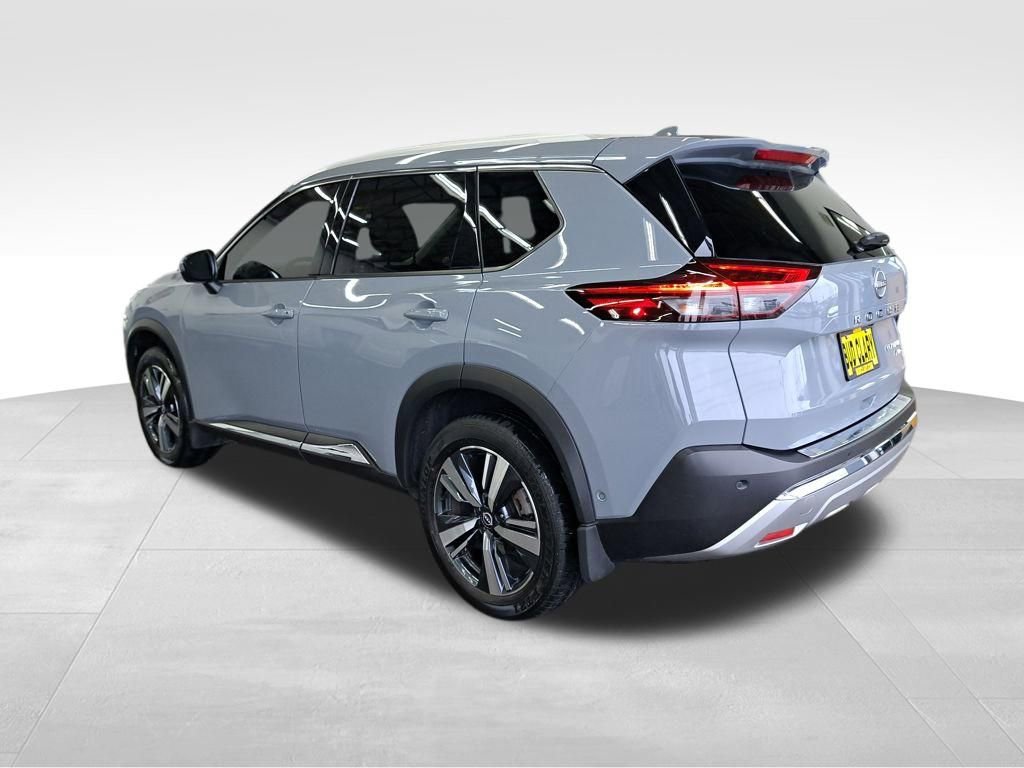 Used 2023 Nissan Rogue Platinum w/ Platinum Premium Package AWD/4WD image 3