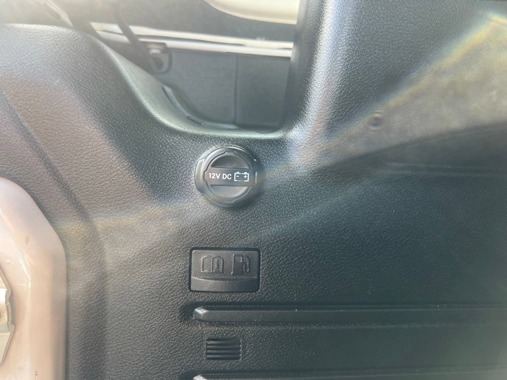 Used 2023 Jeep Wrangler Unlimited Sahara AWD/4WD image 57