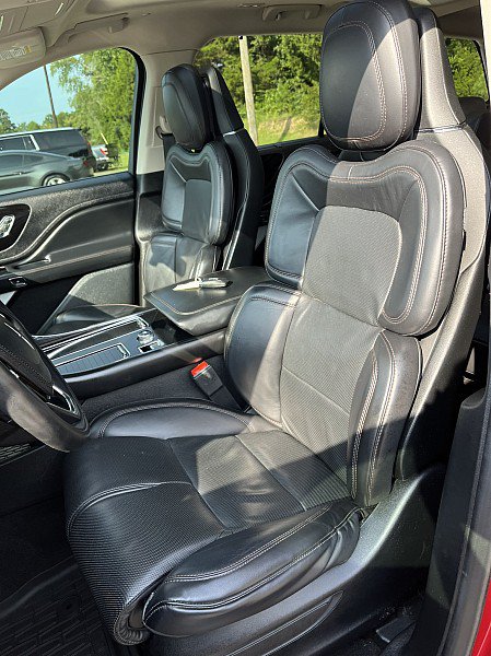 Used 2020 Lincoln Aviator Reserve w/ Equipment Group 202A AWD/4WD image 12