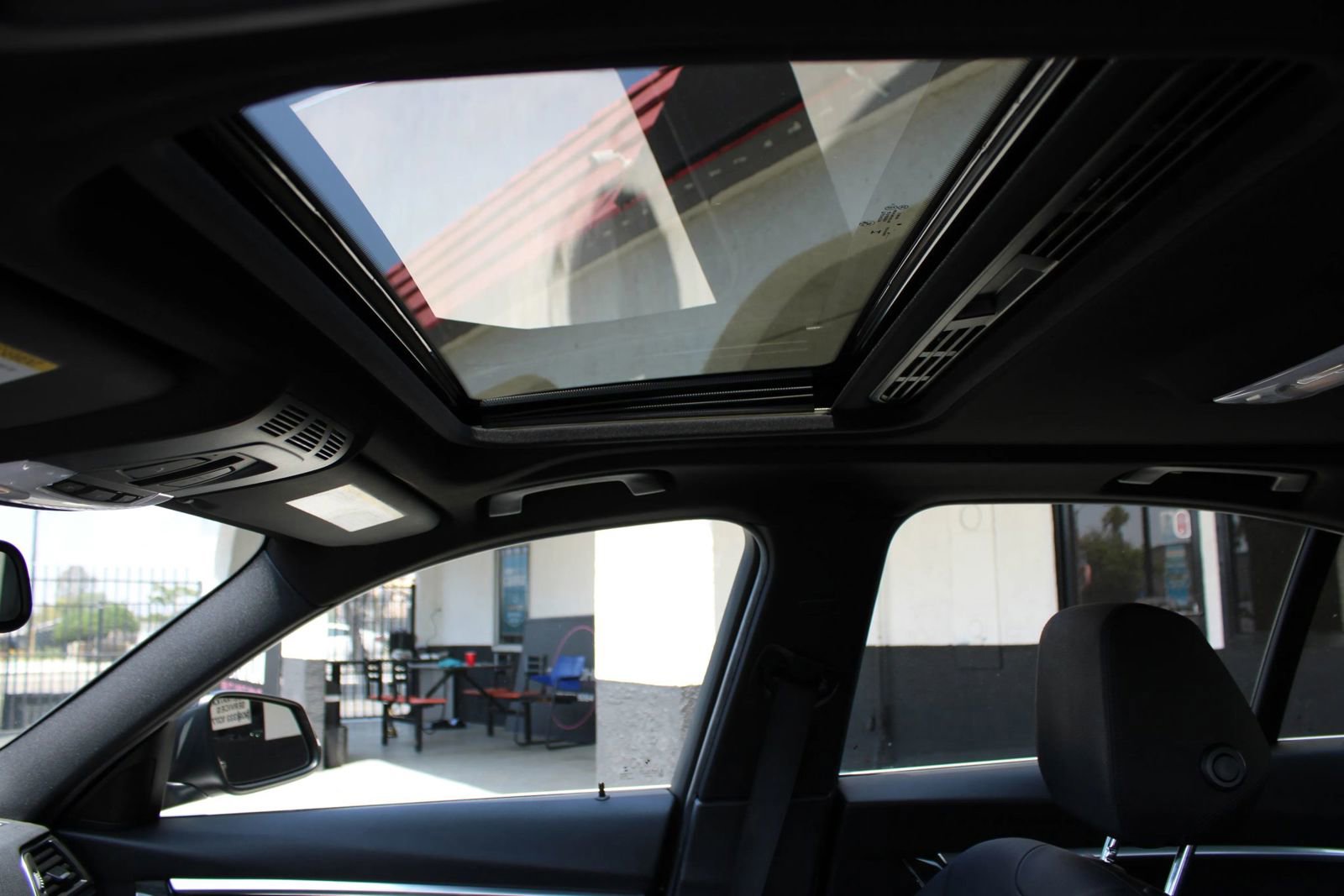 Used 2017 BMW 330i Sedan RWD image 22