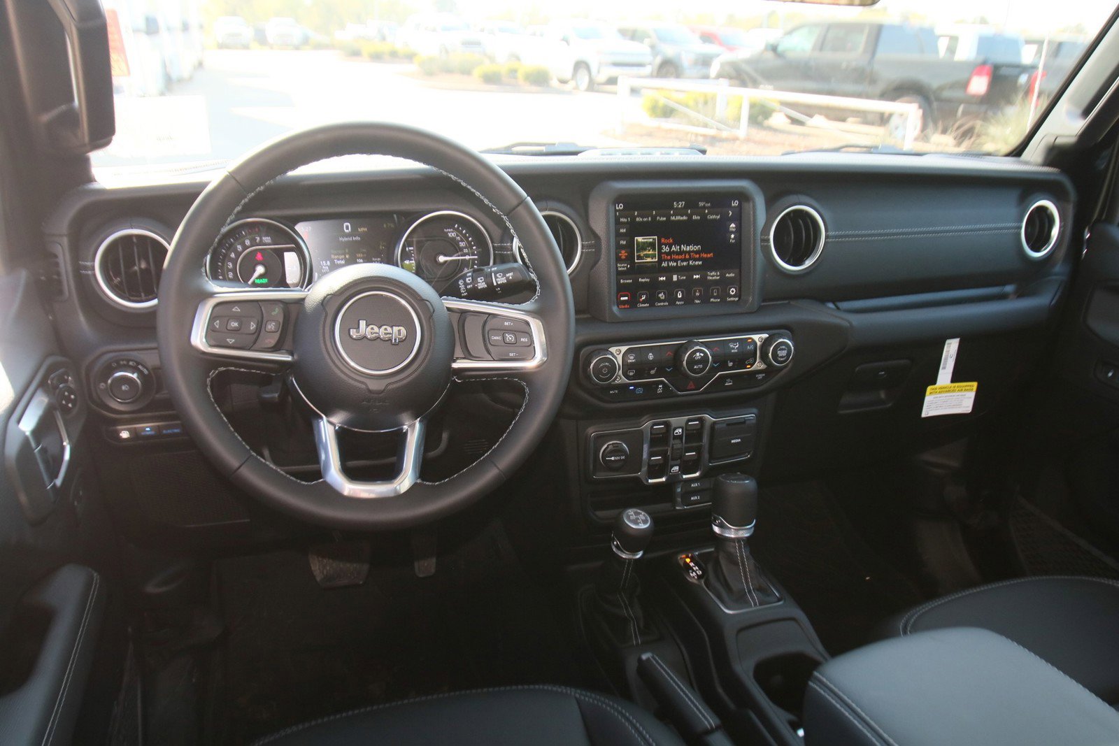 New 2023 Jeep Wrangler Sahara w/ Cold Weather Group image 10