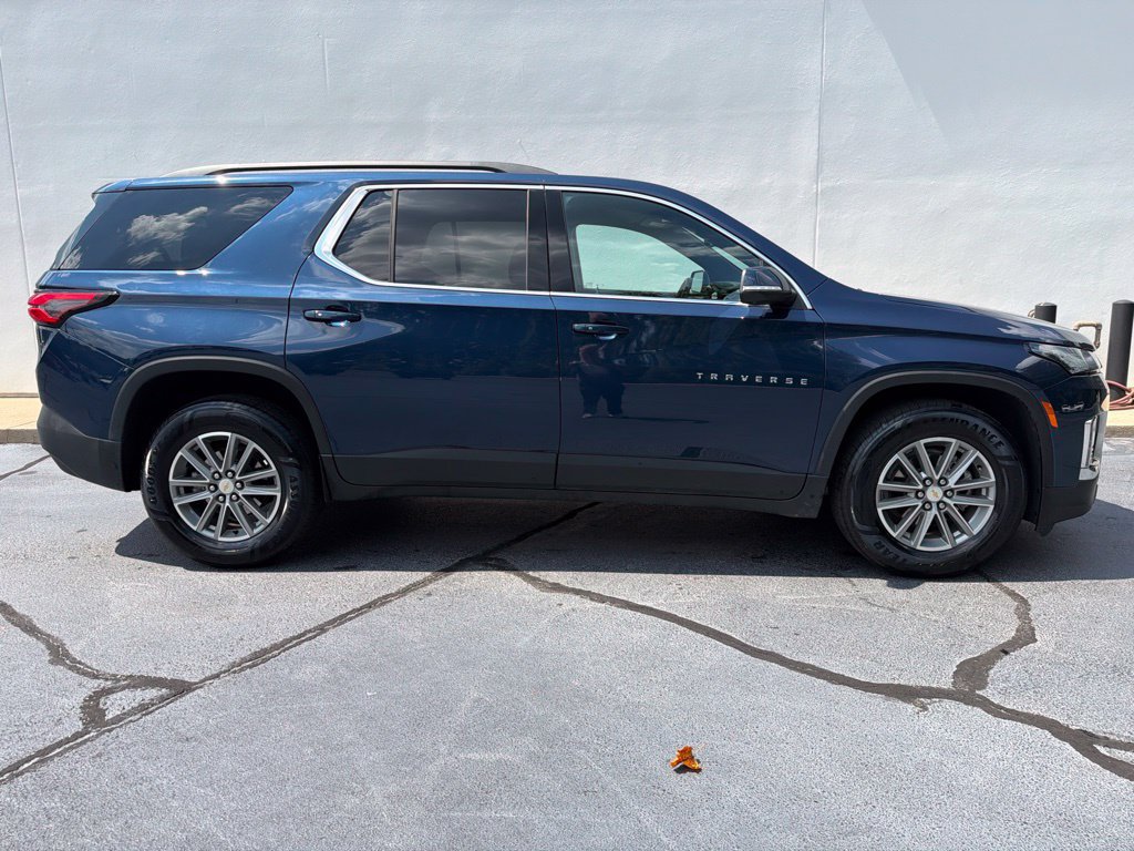 Used 2023 Chevrolet Traverse LT FWD image 7