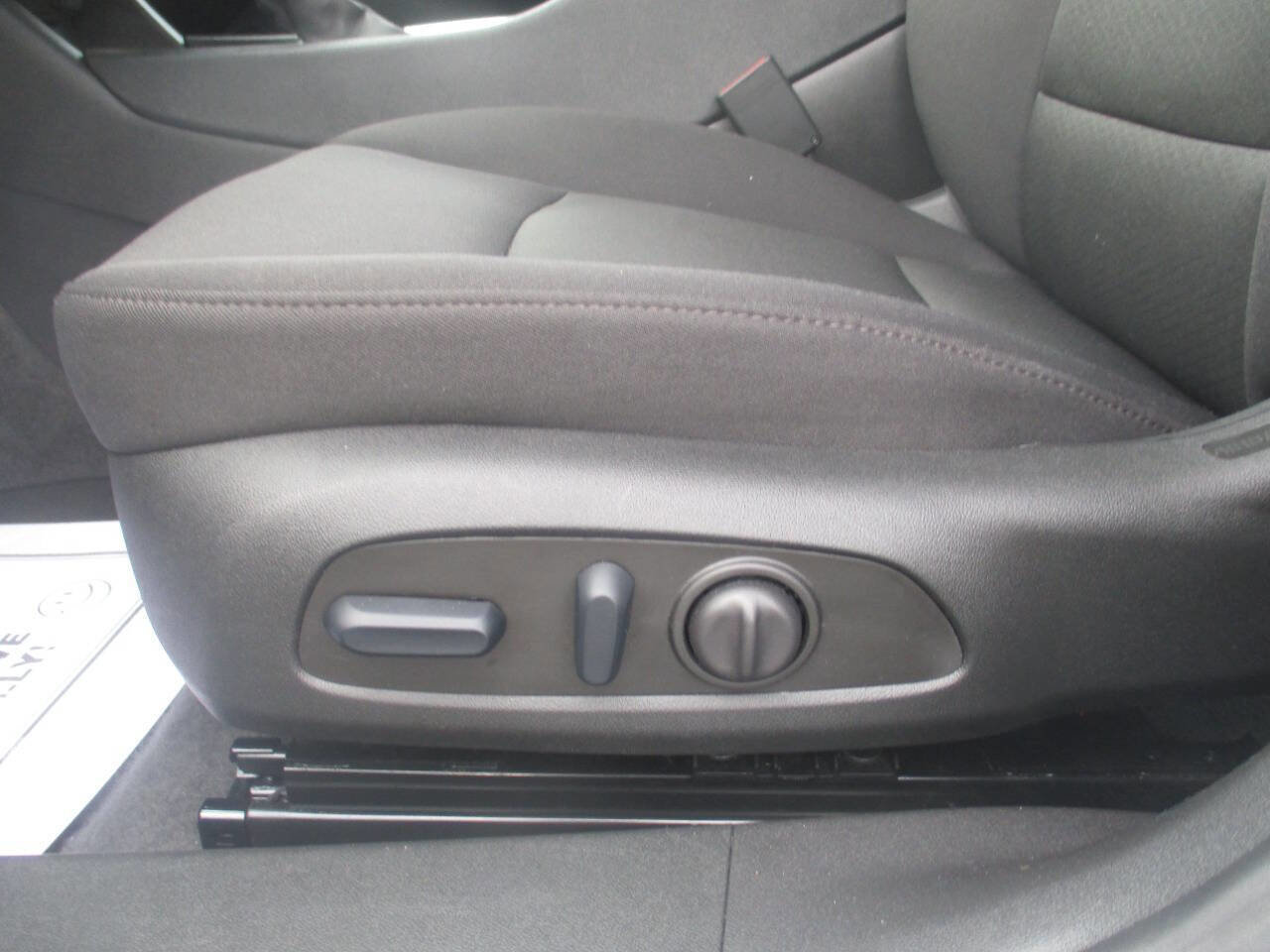 Used 2024 Chevrolet Malibu LT image 14