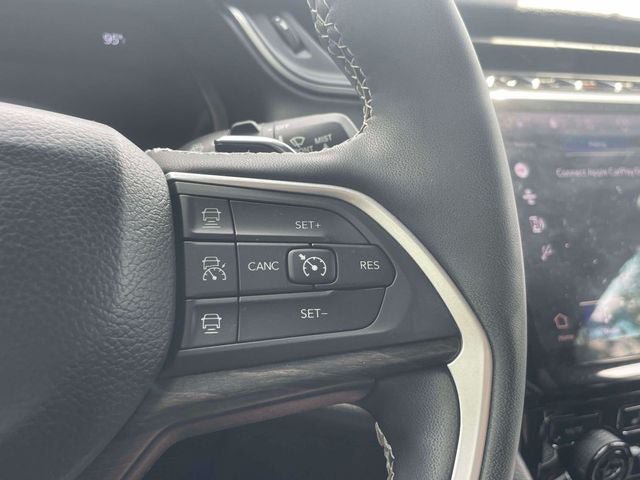 Used 2023 Jeep Grand Cherokee L Limited AWD/4WD image 25