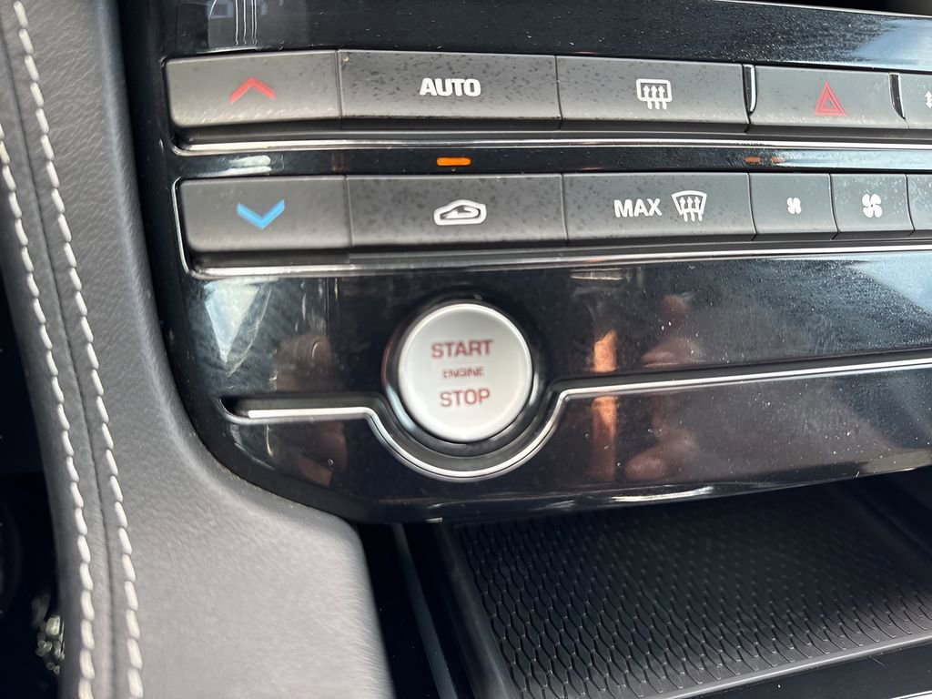 Used 2018 Jaguar F-PACE S image 25