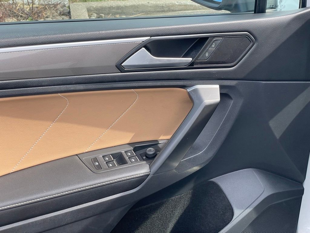 Used 2023 Volkswagen Tiguan SE R-Line image 12