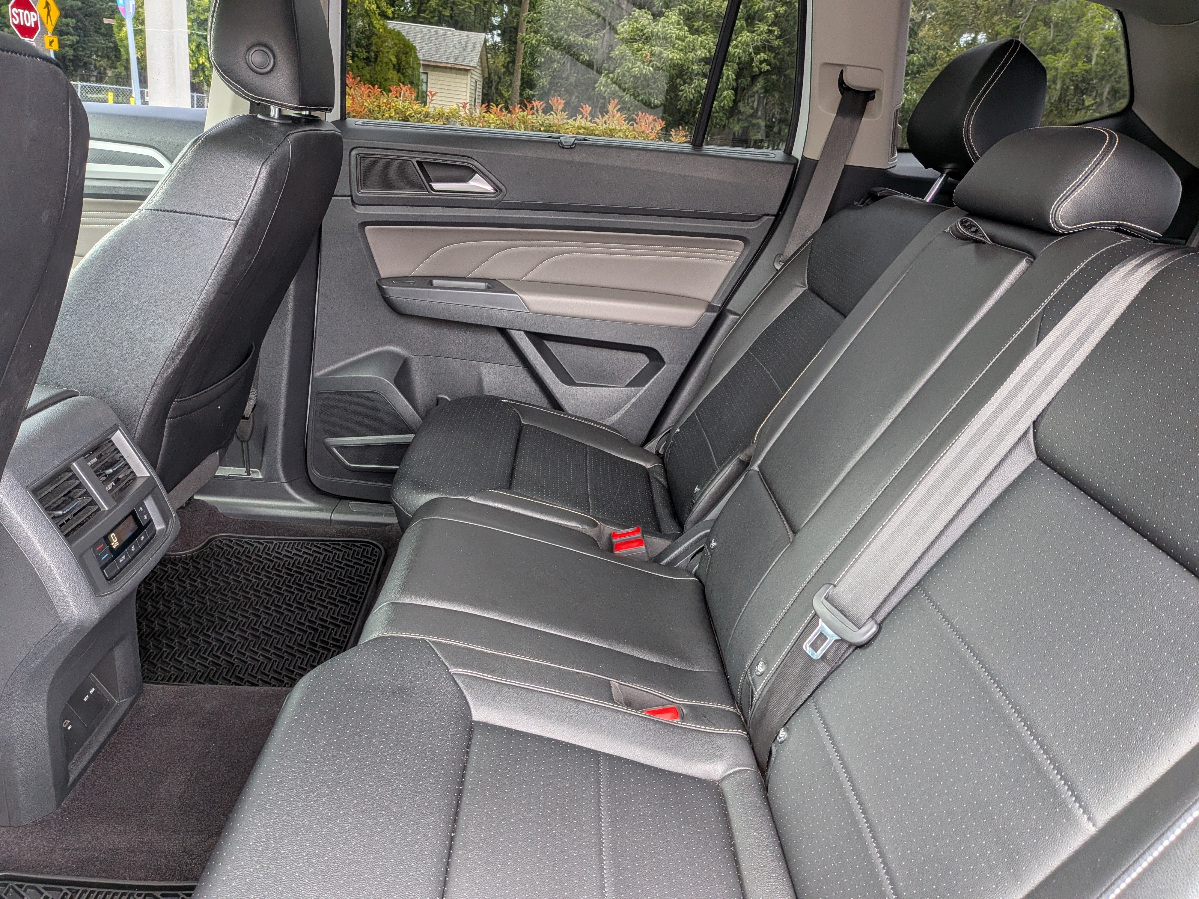Used 2021 Volkswagen Atlas SEL R-Line FWD image 16