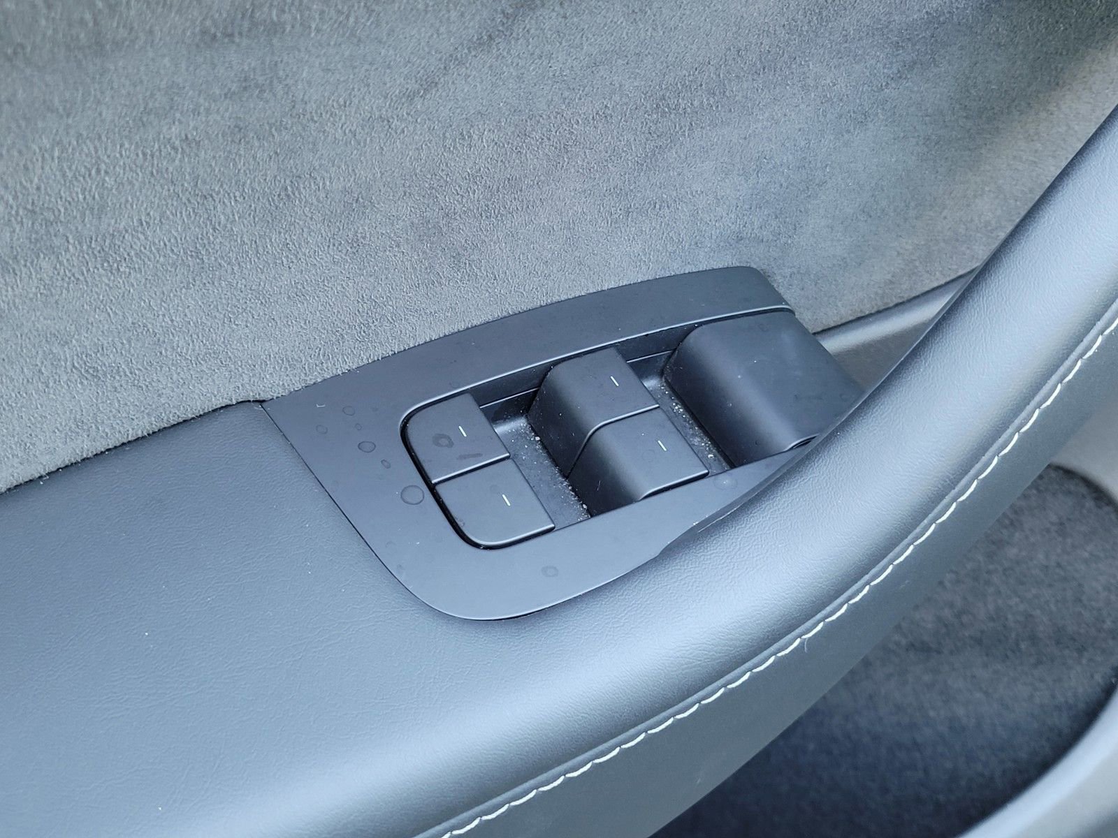 Used 2022 Tesla Model Y Long Range image 17