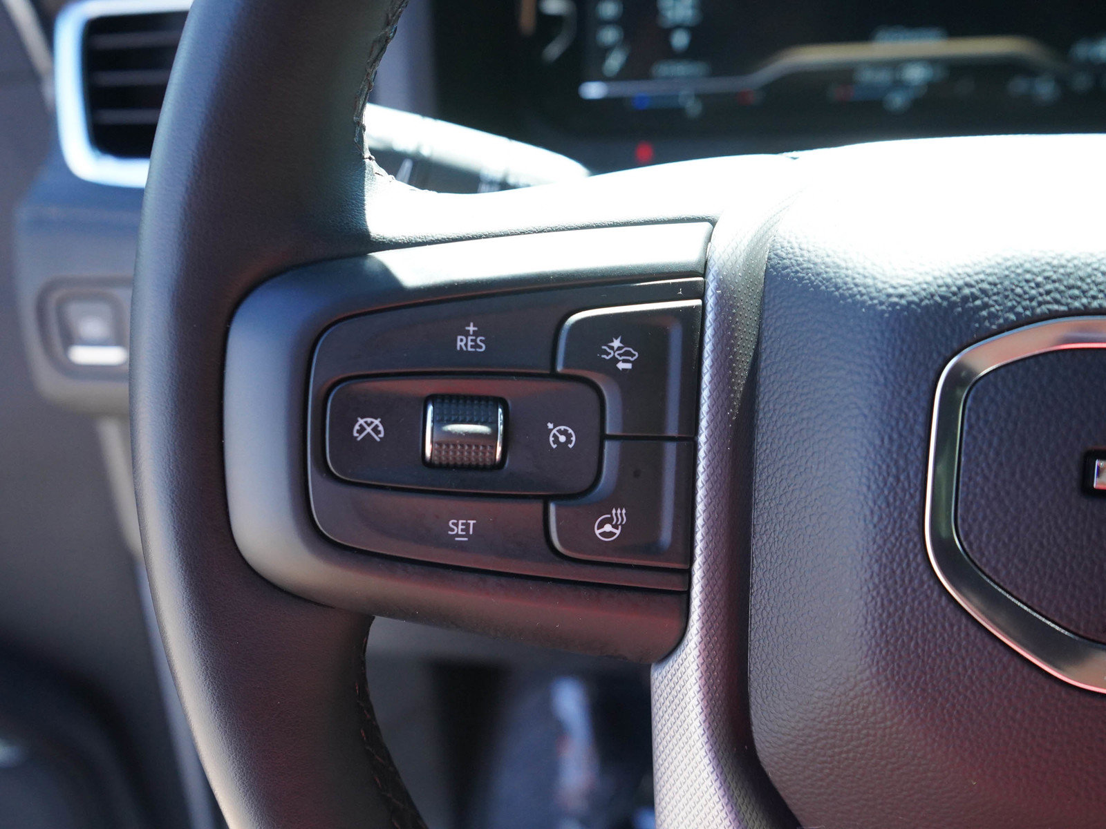 Used 2023 GMC Yukon Denali AWD/4WD image 24