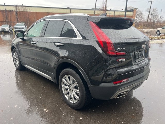 Used 2021 Cadillac XT4 Premium Luxury w/ Cold Weather Package image 7
