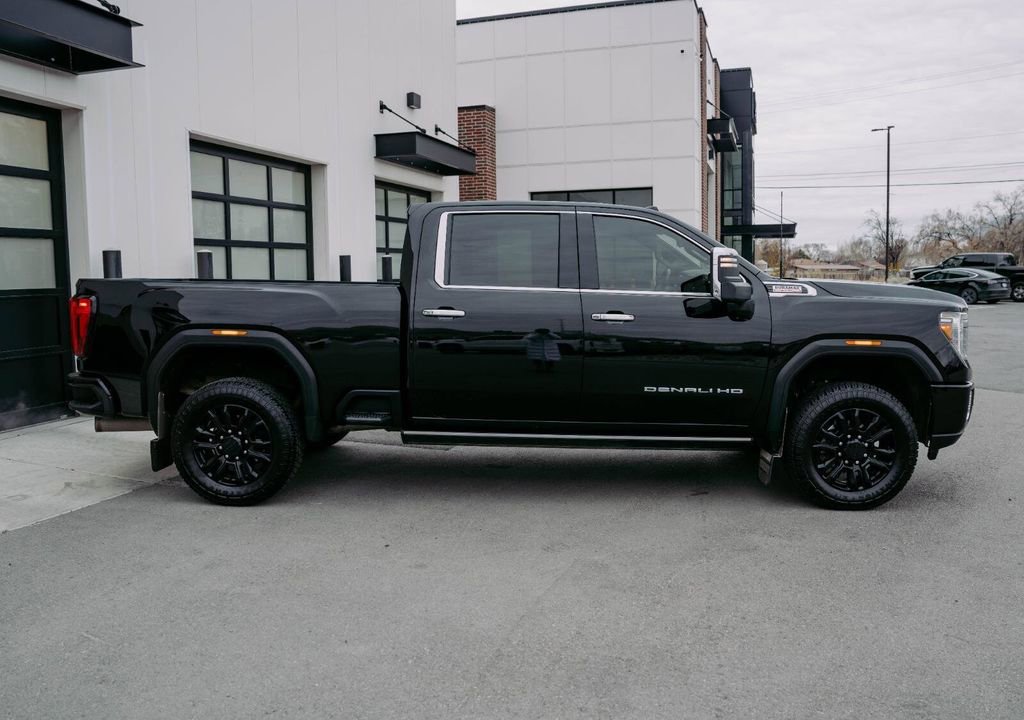 Used 2023 GMC Sierra 2500 Denali w/ Denali Black Diamond Edition image 9