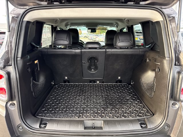 Used 2018 Jeep Renegade Limited AWD/4WD image 12