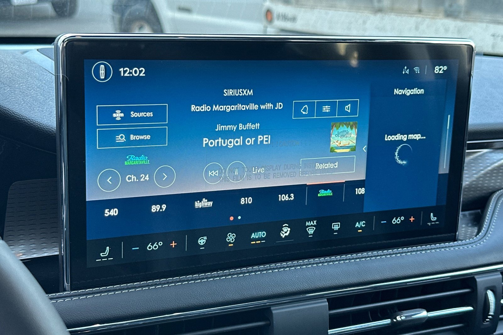 New 2025 Lincoln Corsair Reserve w/ Equipment Group 202A image 17